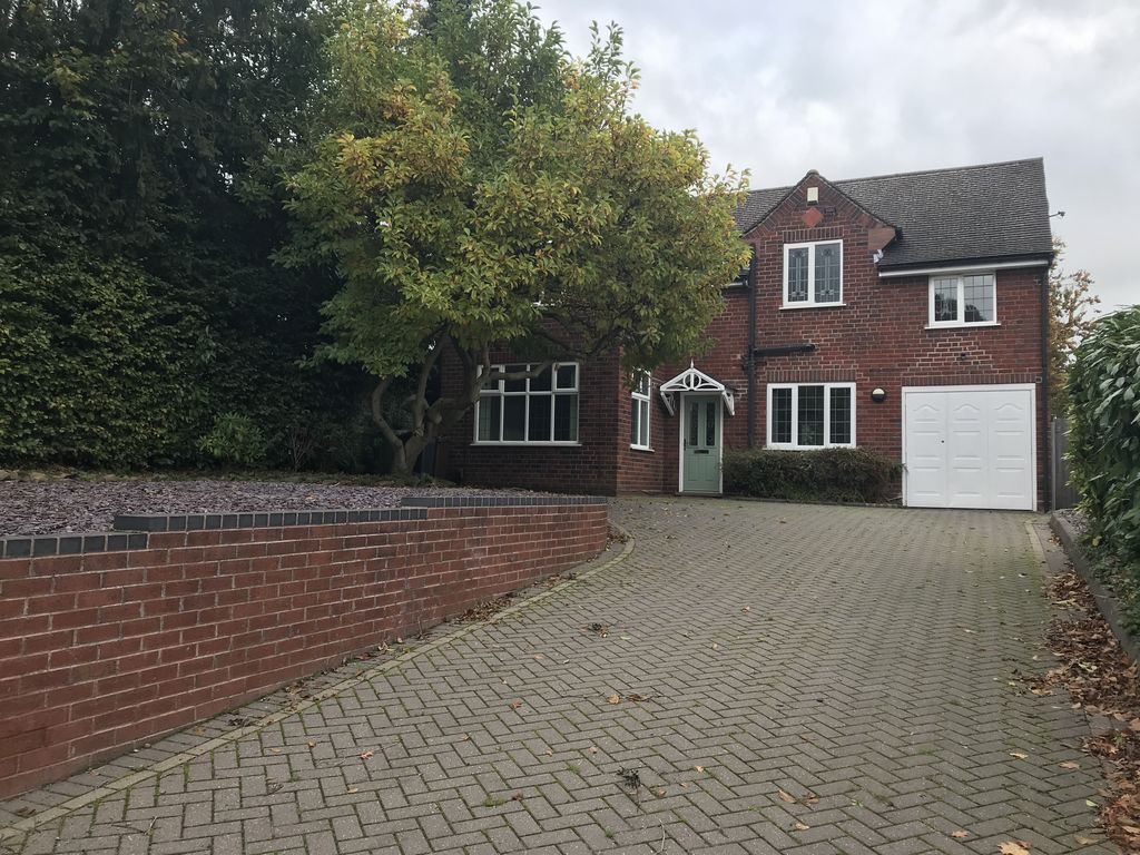 Thumbnail **New to the market A Four Bedroom House with Garden House perfect for an office, Viewing is recommended**SUPERB LOCATION walking distance to Solihull Town Centre