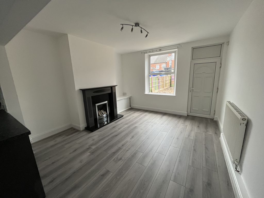 Thumbnail **New to the market, A Two Bedroom House, clsoe to Chesterfield Town Centre** 
